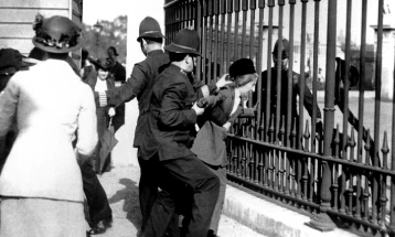 Photo policier arrestation